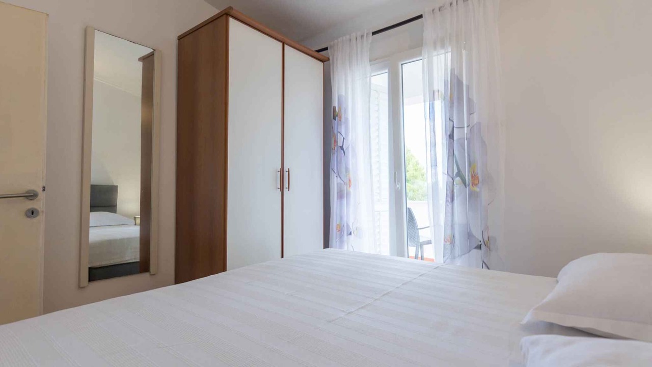 Photo of Bedroom in Tkon