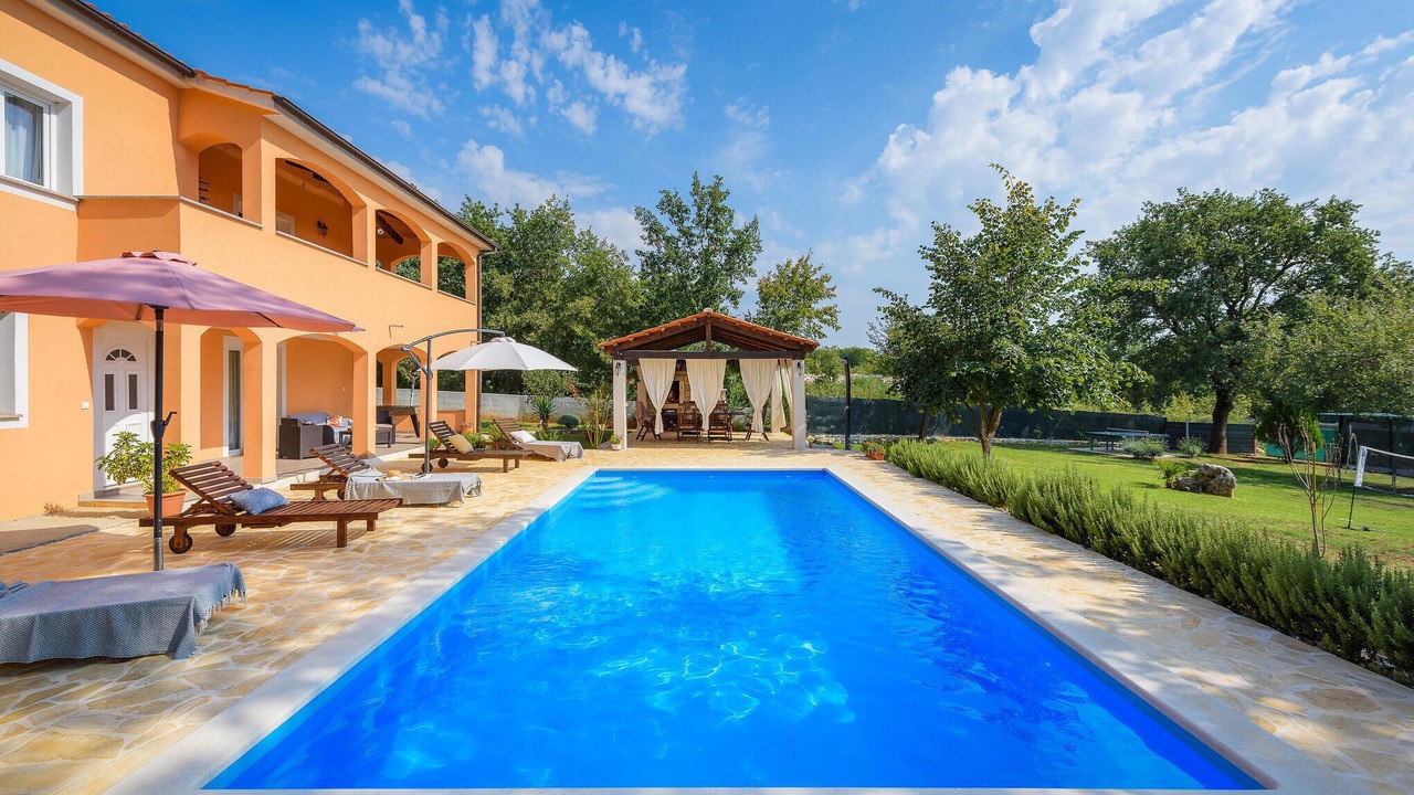 Photo of Outdoor in Heraki
