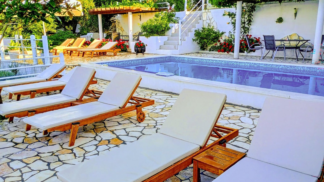 Photo of Patio Balcony in Mimice