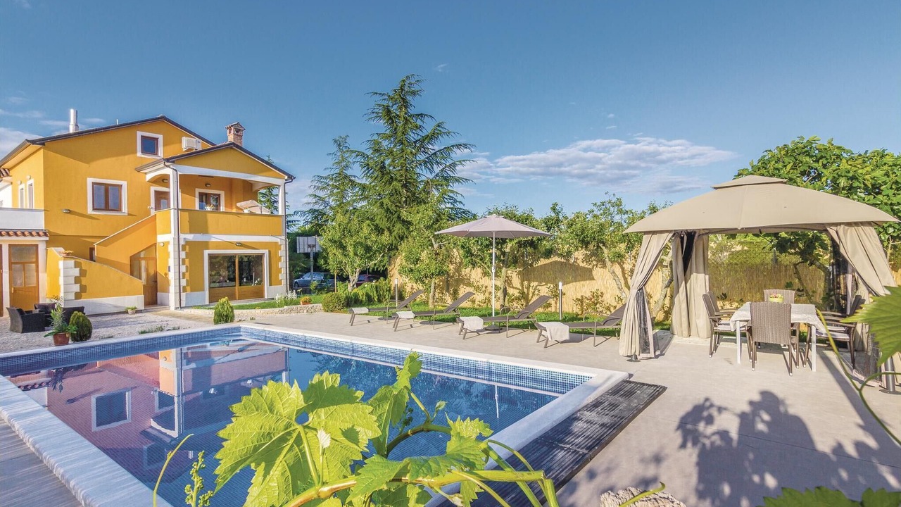 Photo of Outdoor in Gracisce