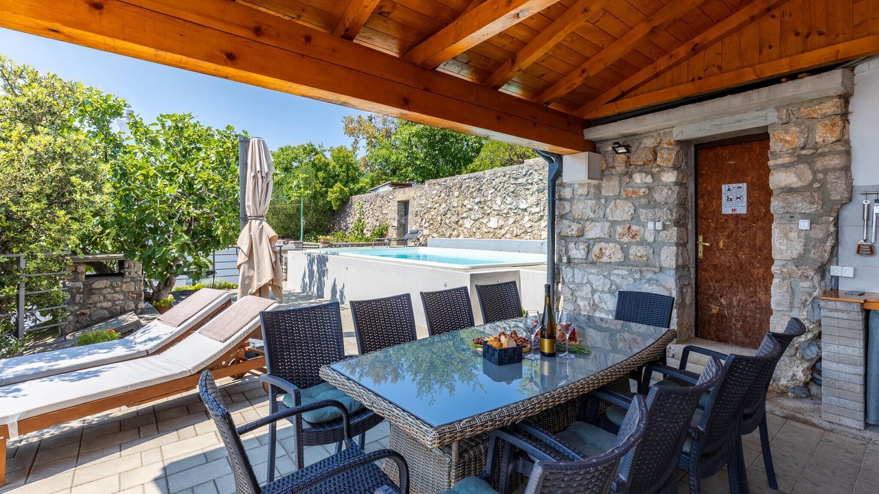 Photo of Outdoor in Smrika