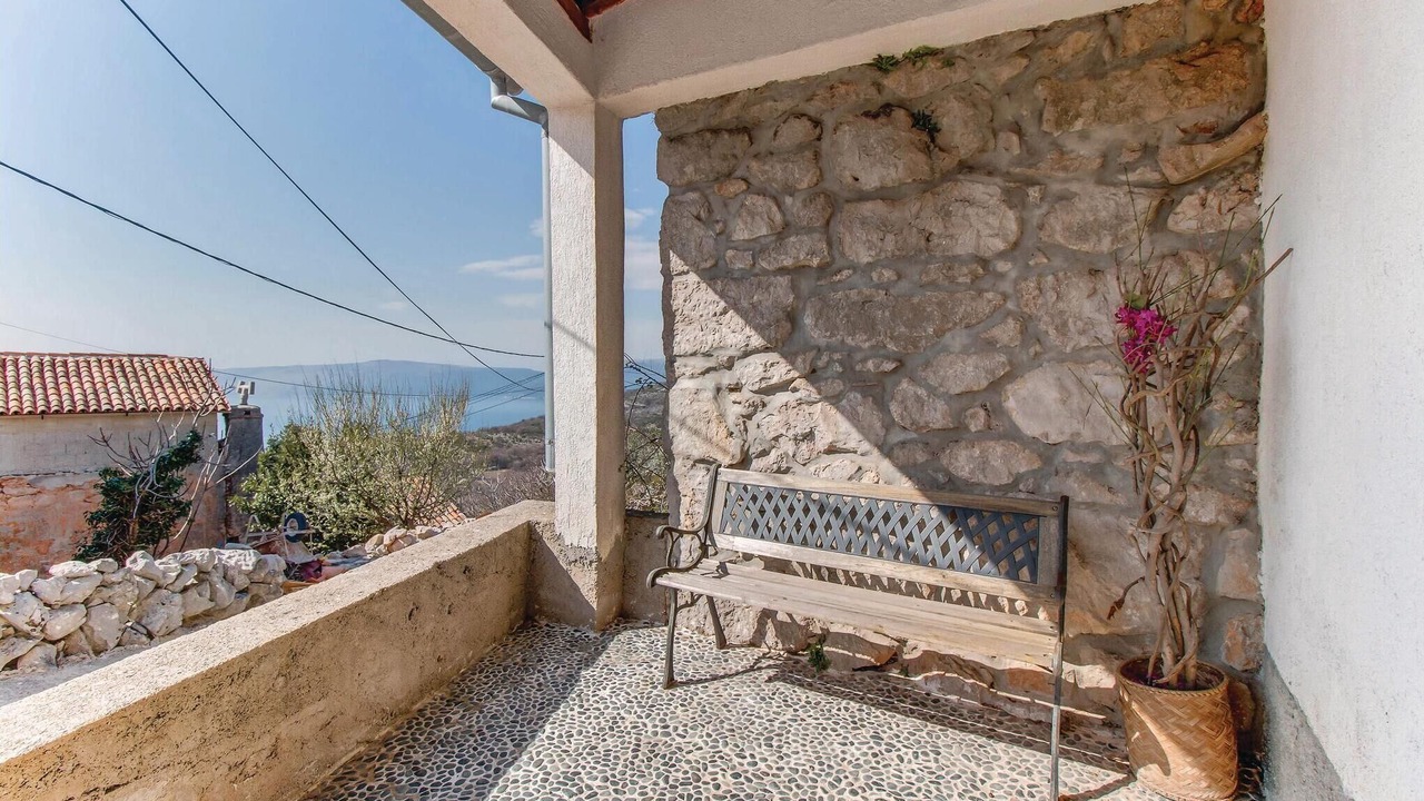 Photo of Others in Cres