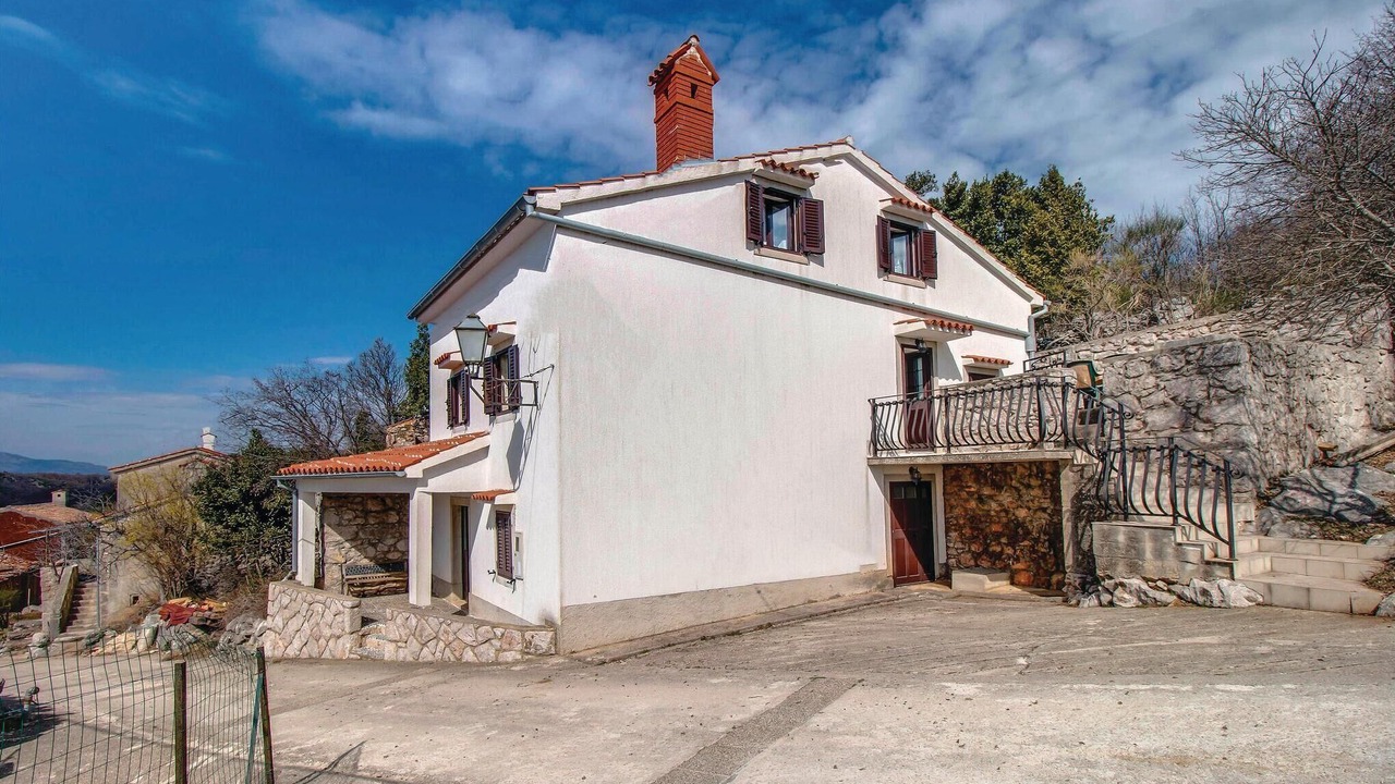 Photo of Outdoor in Cres