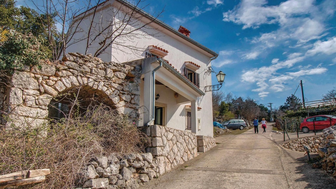 Photo of Outdoor in Cres