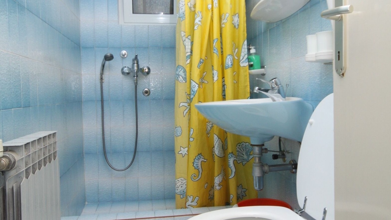 Photo of Bathroom in Cove Murtar