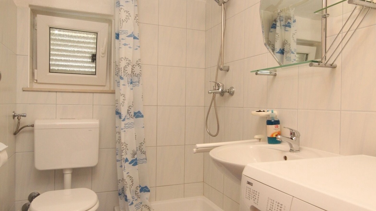 Photo of Bathroom in Banj