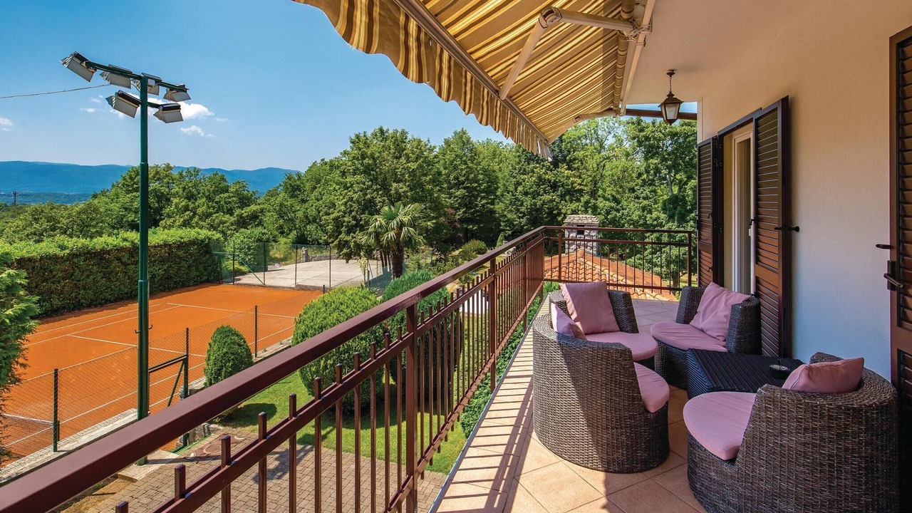 Photo of Patio Balcony in Sarsoni
