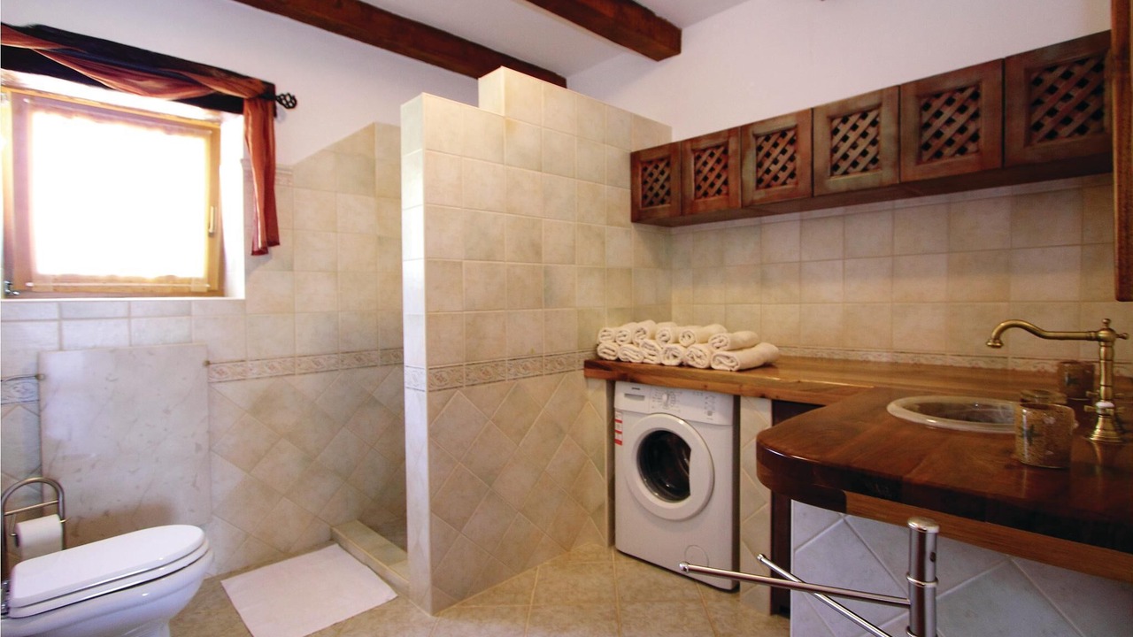 Photo of Bathroom in Banki