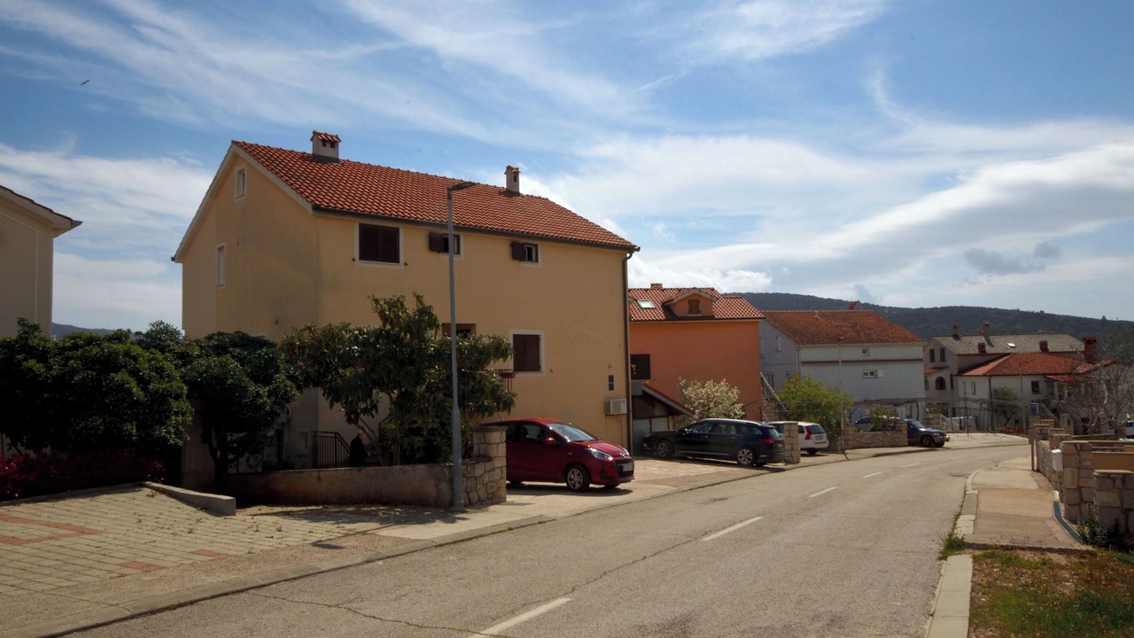 Photo of Others in Cres