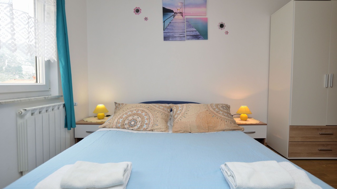 Photo of Bedroom in Cres
