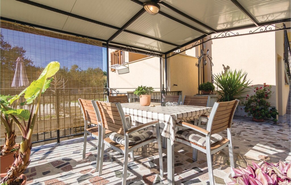 Photo of Patio Balcony in Kadumi