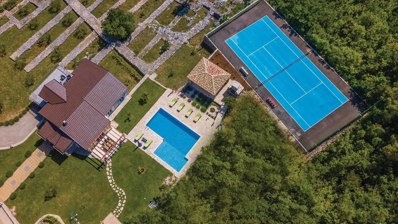 Photo of Outdoor in Grubine