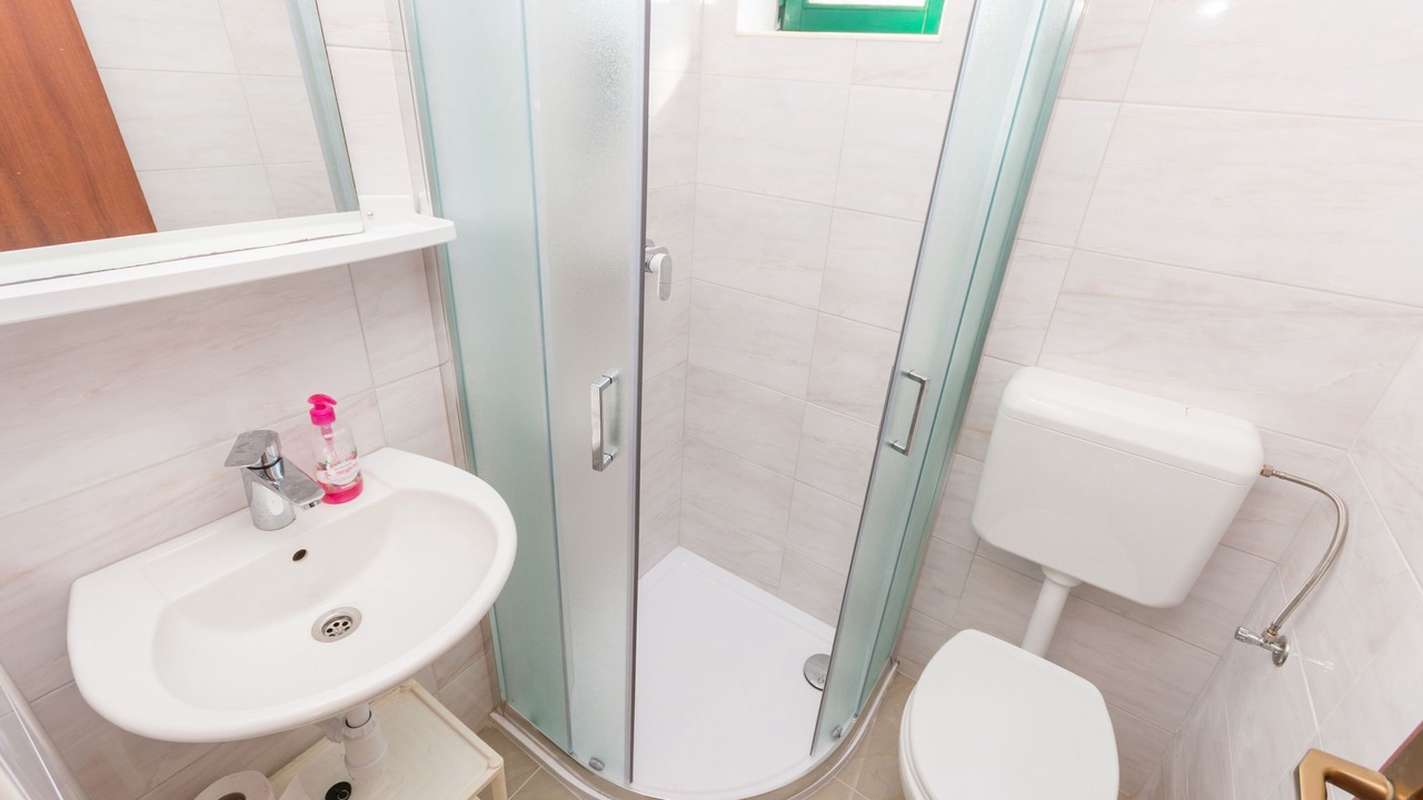 Photo of Bathroom in Tkon