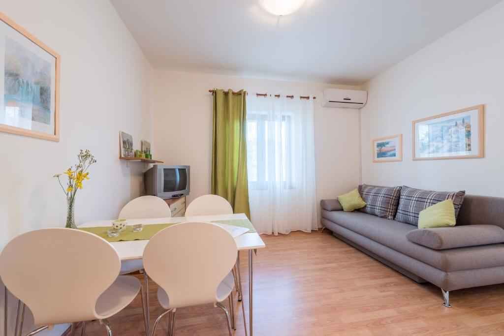 Photo of Livingroom in Muline