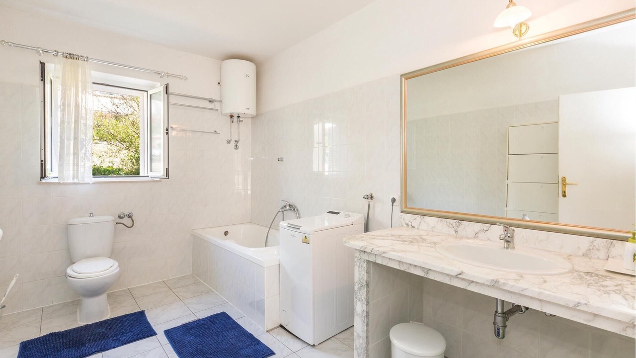 Photo of Bathroom in Bidol