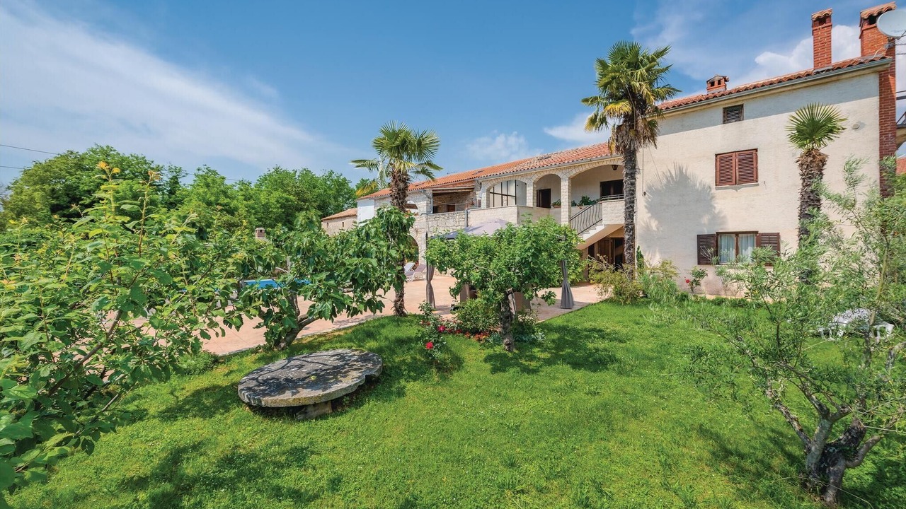 Photo of Outdoor in Katun