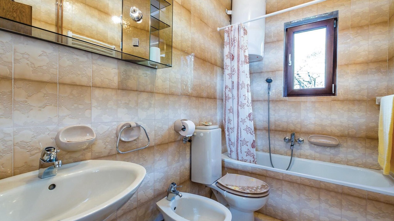 Photo of Bathroom in Liganj