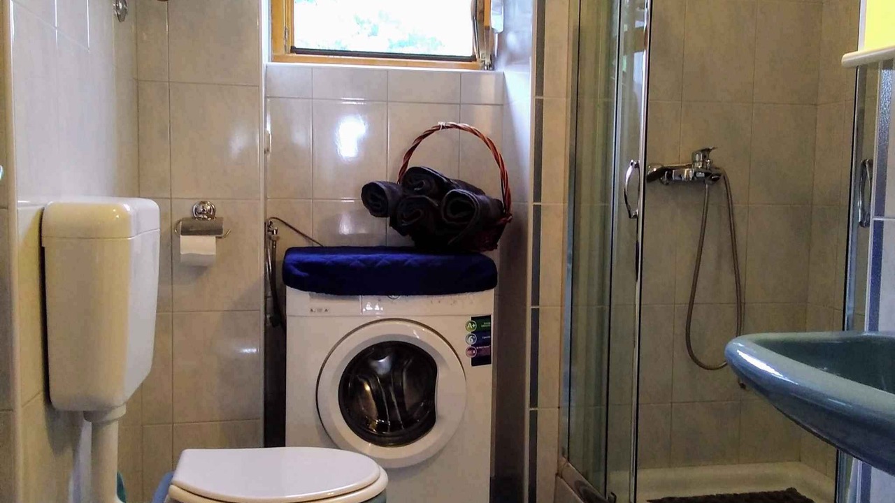 Photo of Bathroom in Mali Turini