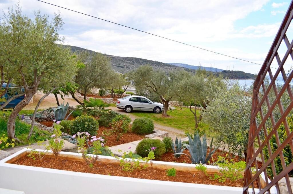 Photo of Outdoor in Cres