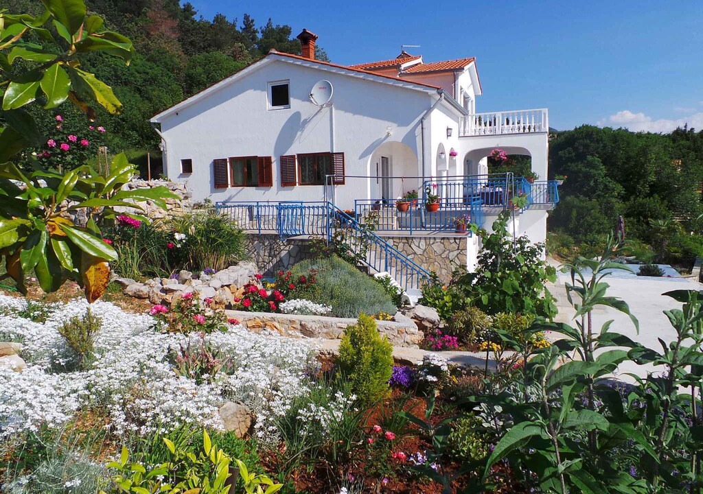 Photo of Buildings in Plomin
