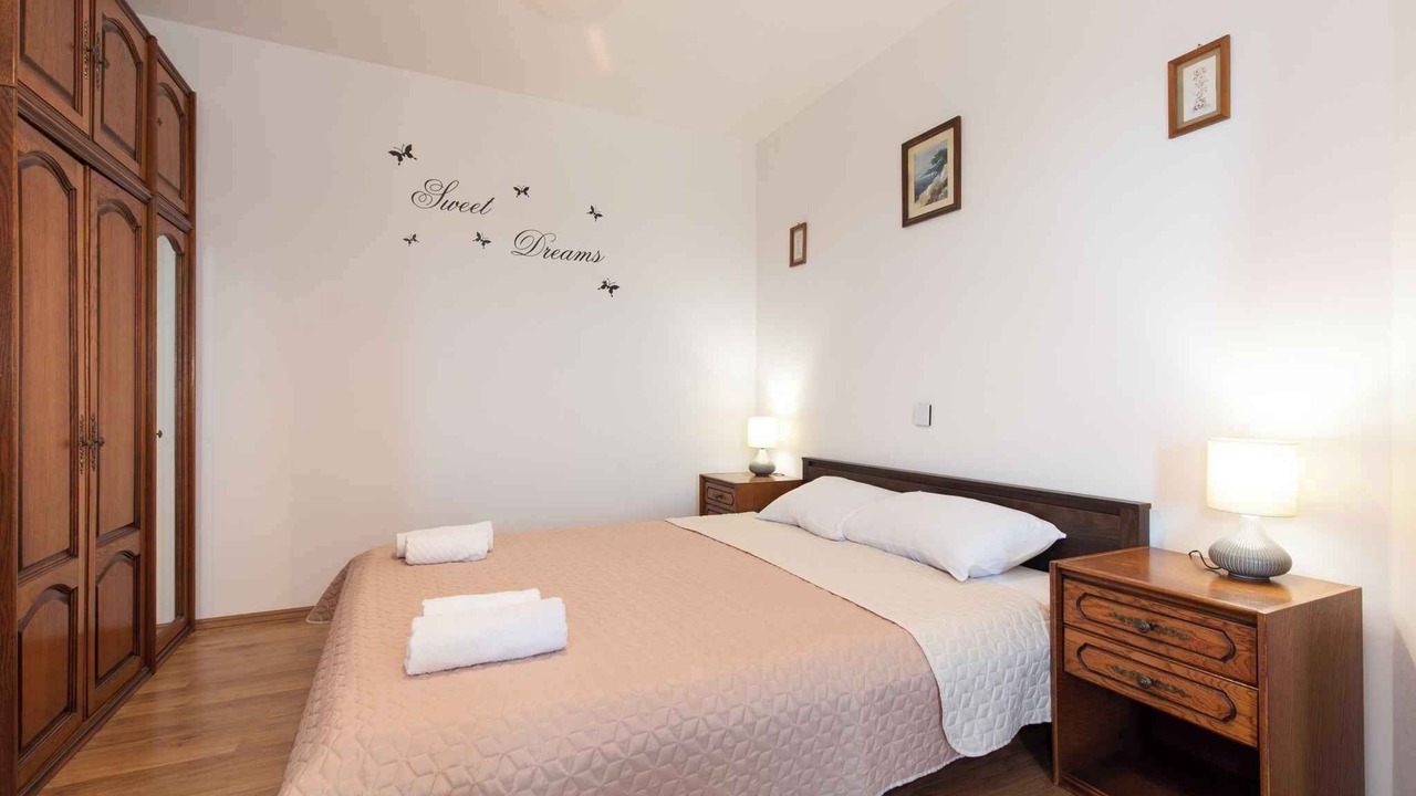 Photo of Bedroom in Salatic