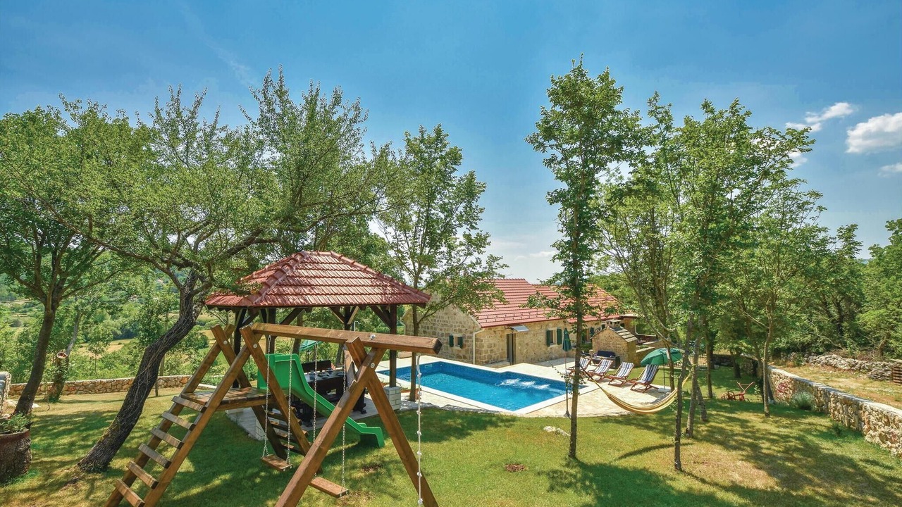 Photo of Outdoor in Hrvace