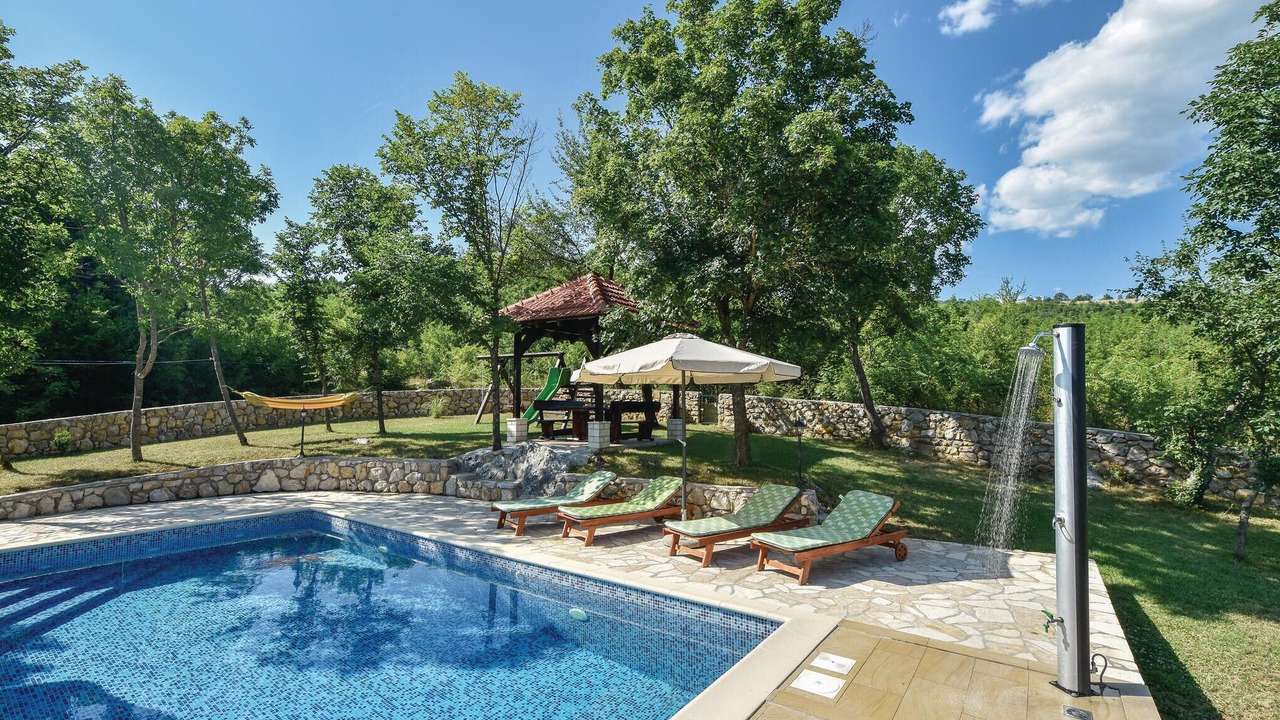Photo of Outdoor in Hrvace