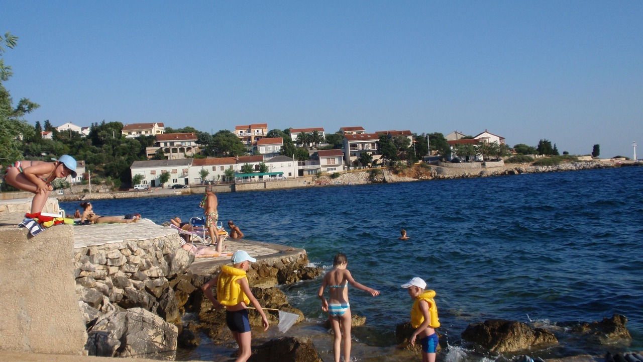 Photo of Others in Lun