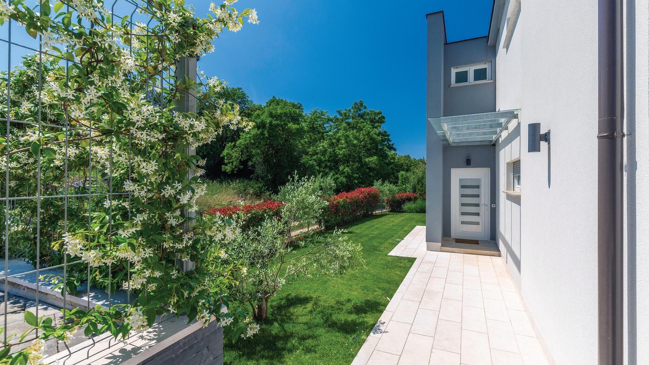 Photo of Outdoor in Stinjan