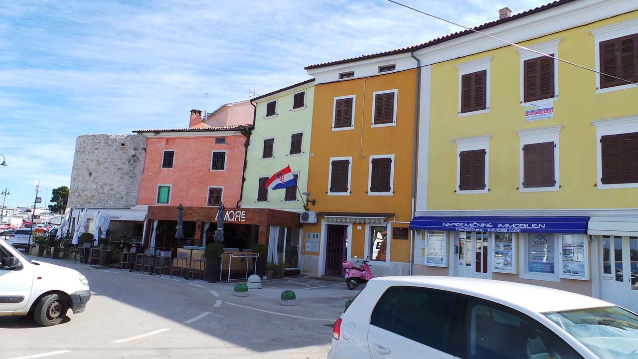 Photo of Others in Petrcane