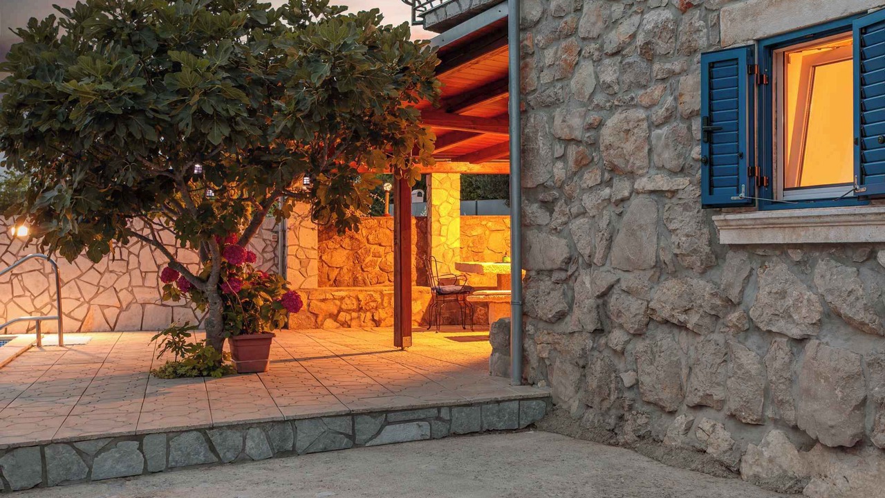 Photo of Patio Balcony in Brzac