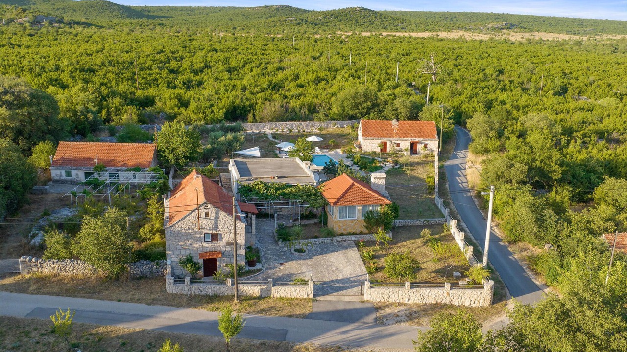 Photo of Others in Unesic
