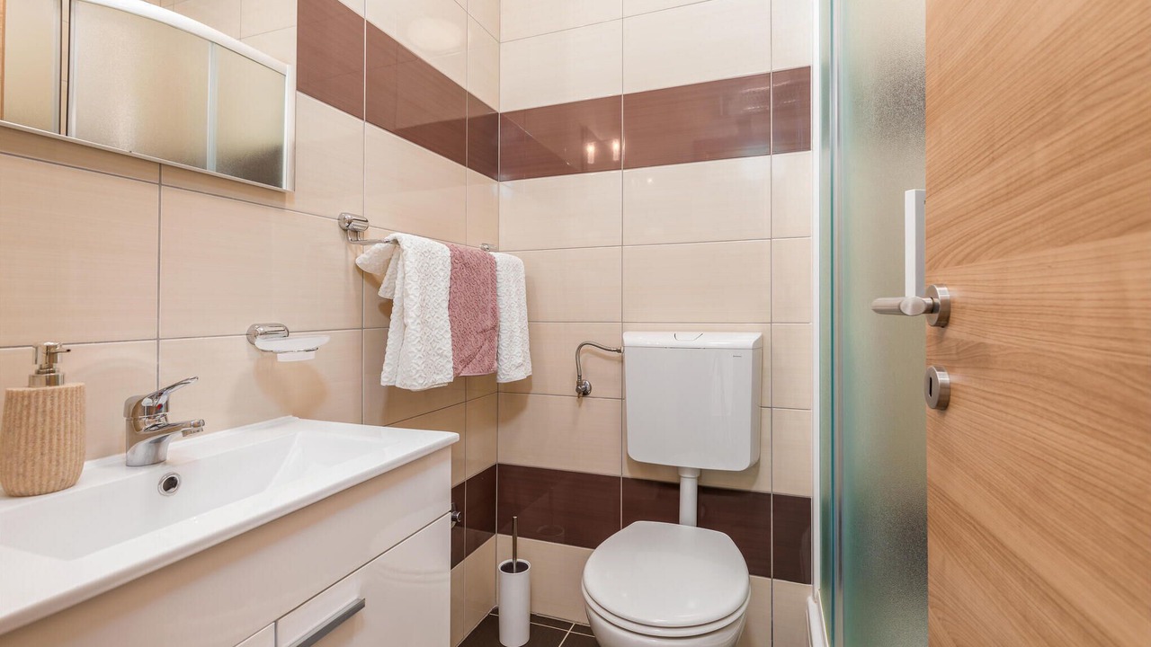 Photo of Bathroom in Gajana