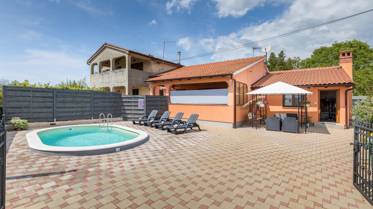 Photo of Outdoor in Gajana