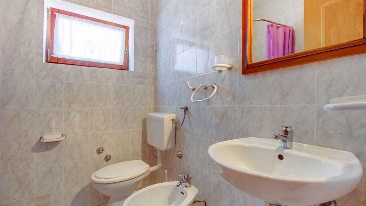 Photo of Bathroom in Cove Murtar