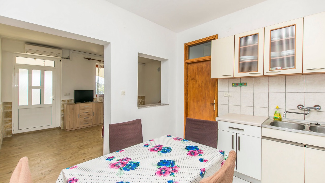 Photo of Kitchen in Grebastica