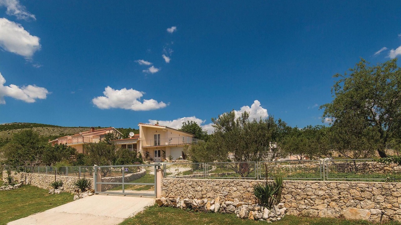 Photo of Others in Labin