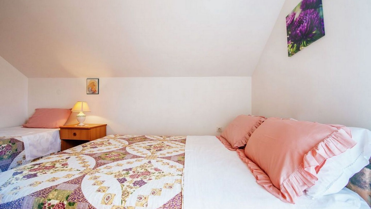 Photo of Bedroom in Petrcane