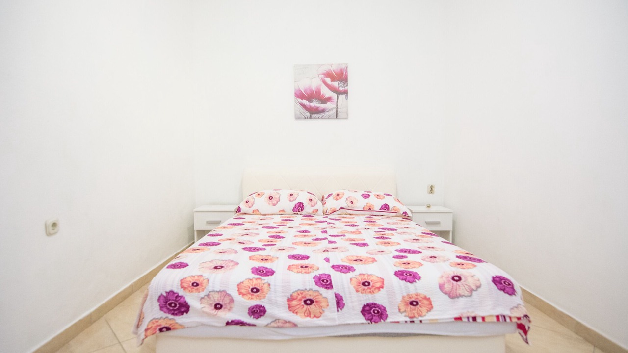 Photo of Bedroom in Tkon