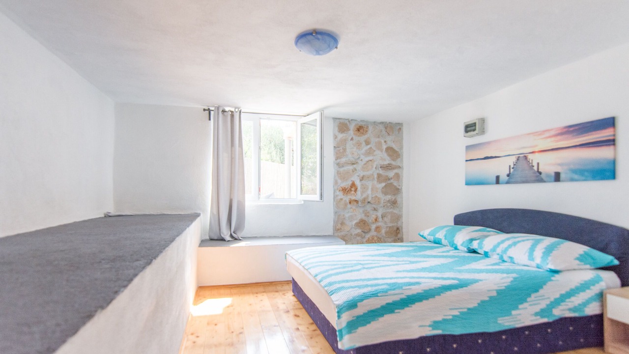 Photo of Bedroom in Tkon