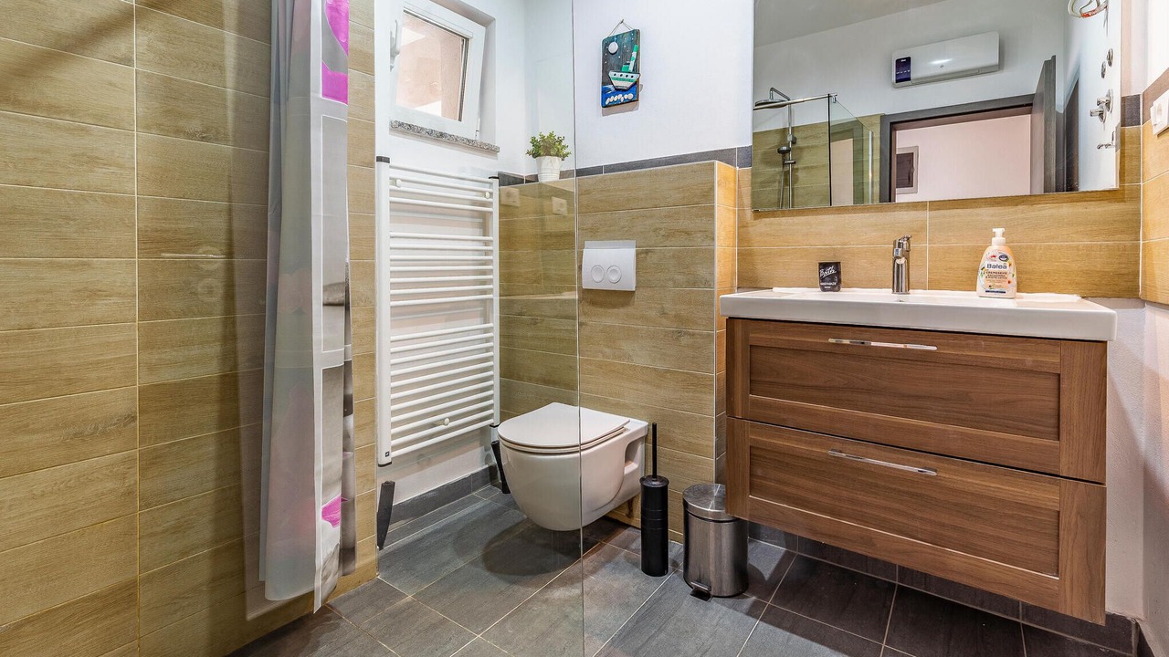 Photo of Bathroom in Sisan