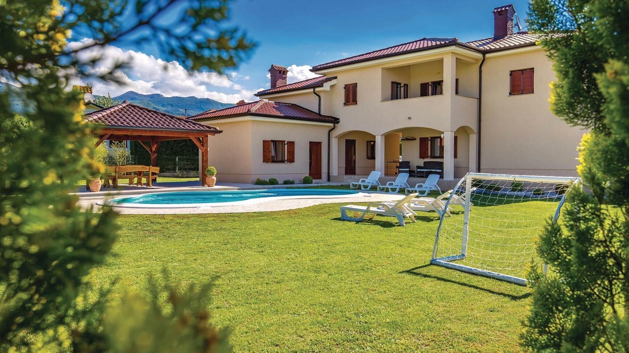 Photo of Outdoor in Sarsoni