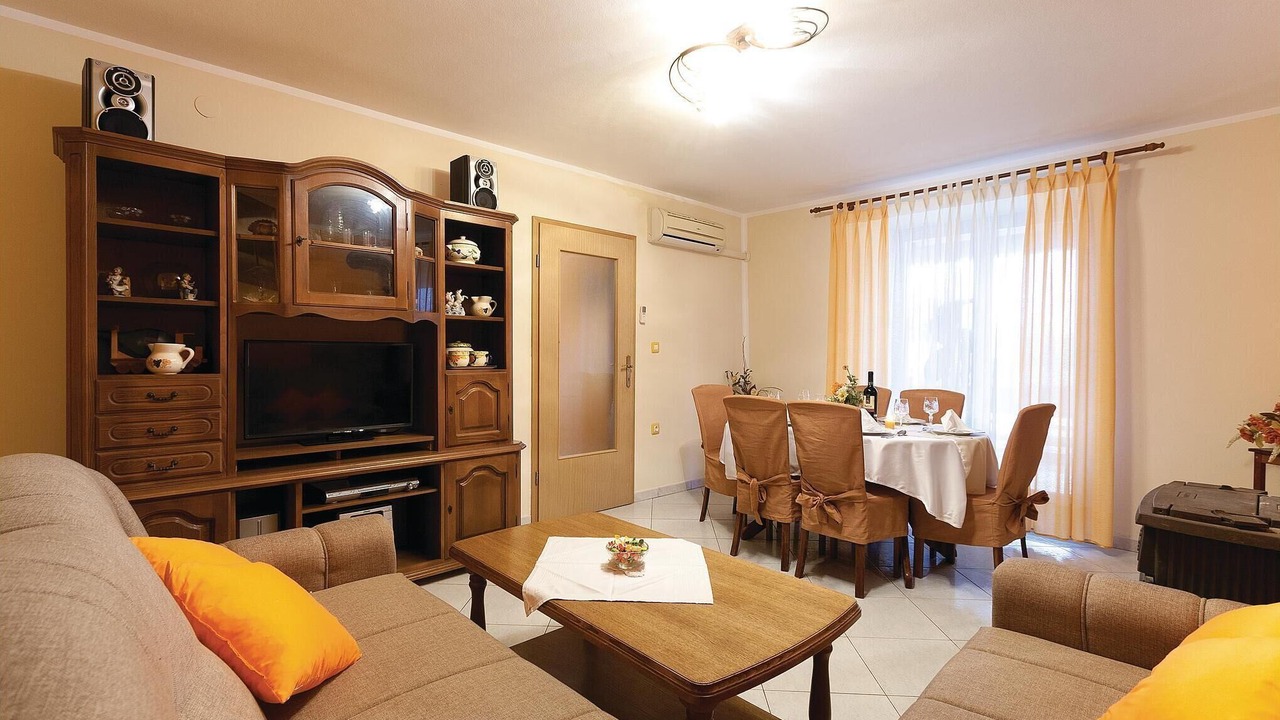 Photo of Bedroom in Gajana