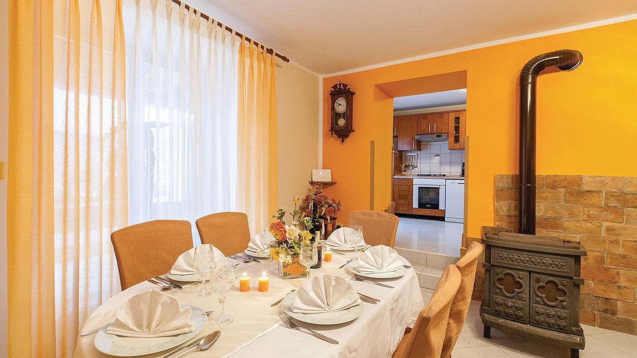 Photo of Bedroom in Gajana