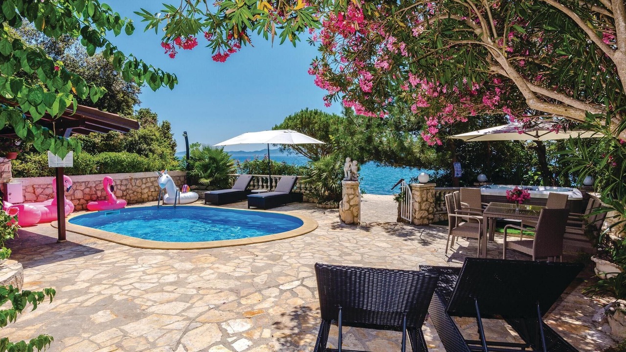 Photo of Outdoor in Kozino