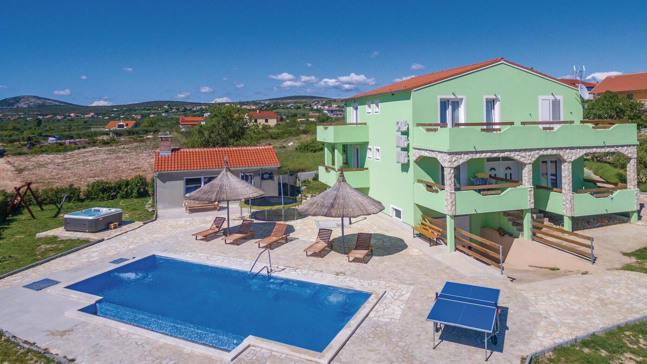 Photo of Outdoor in Pakostane