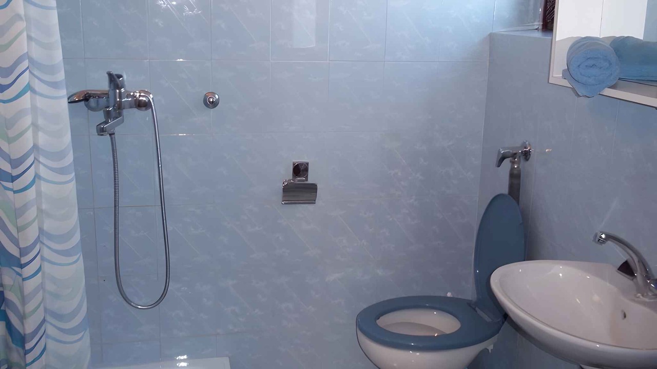 Photo of Bathroom in Cove Murtar