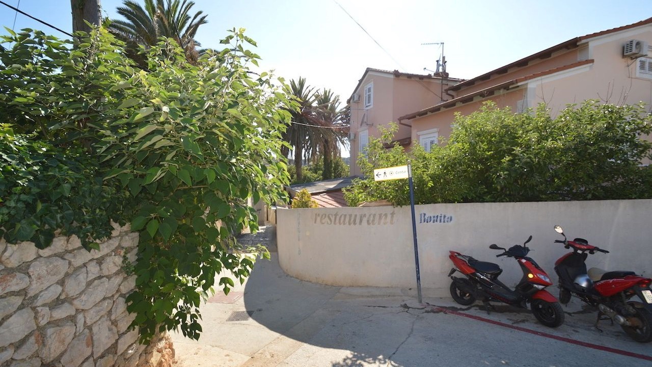 Photo of Outdoor in Cove Murtar
