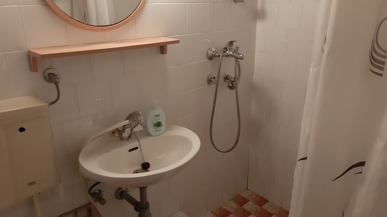 Photo of Bathroom in Cove Murtar