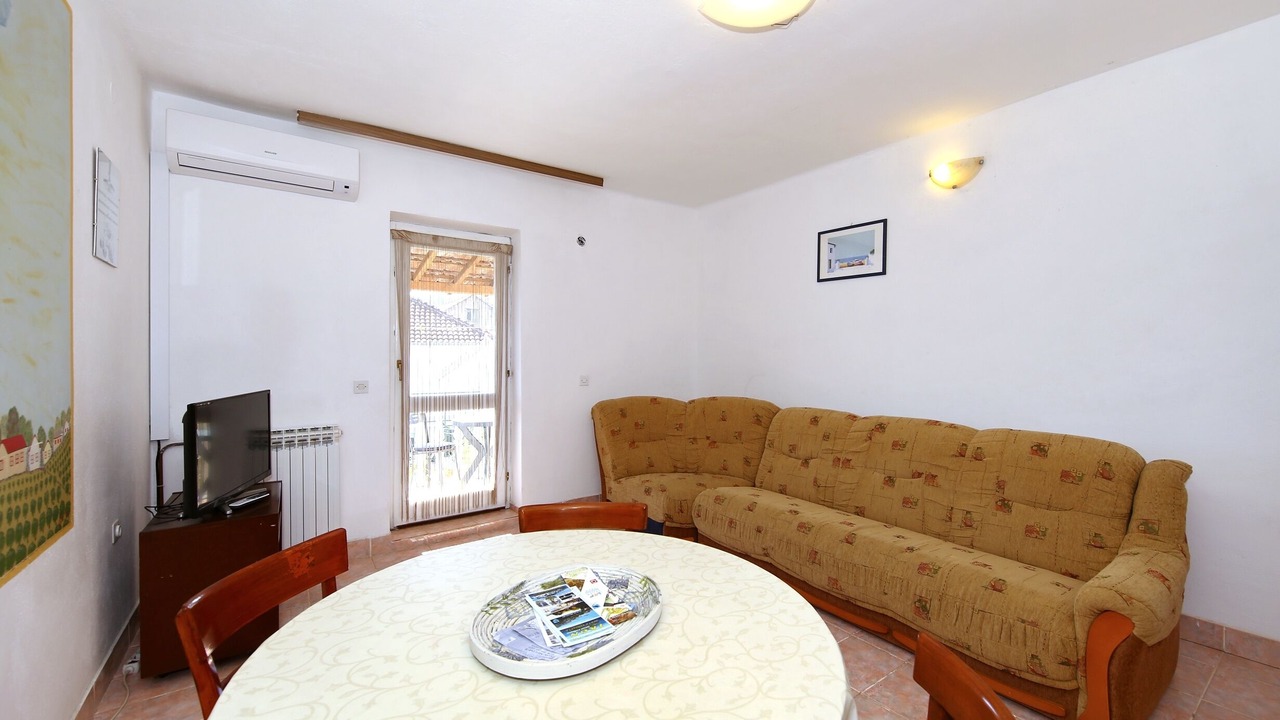 Photo of Livingroom in Tkon